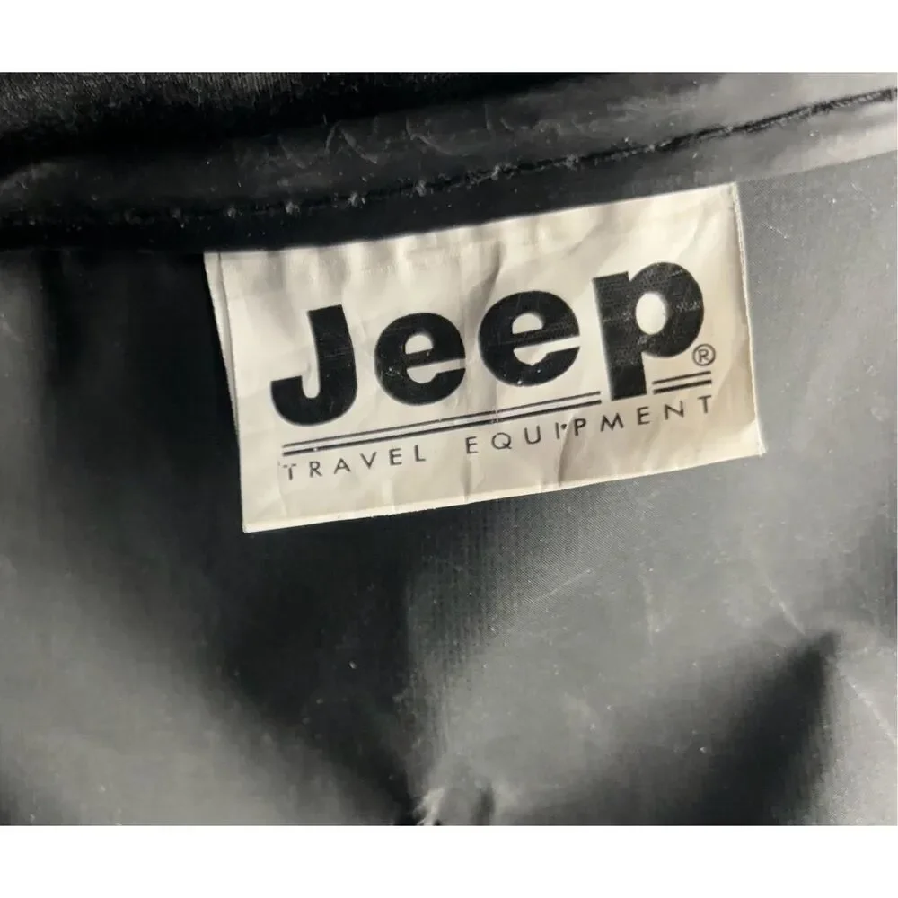 Jeep travel equipment duffel bag, two side pockets, and a large middle pocket vi